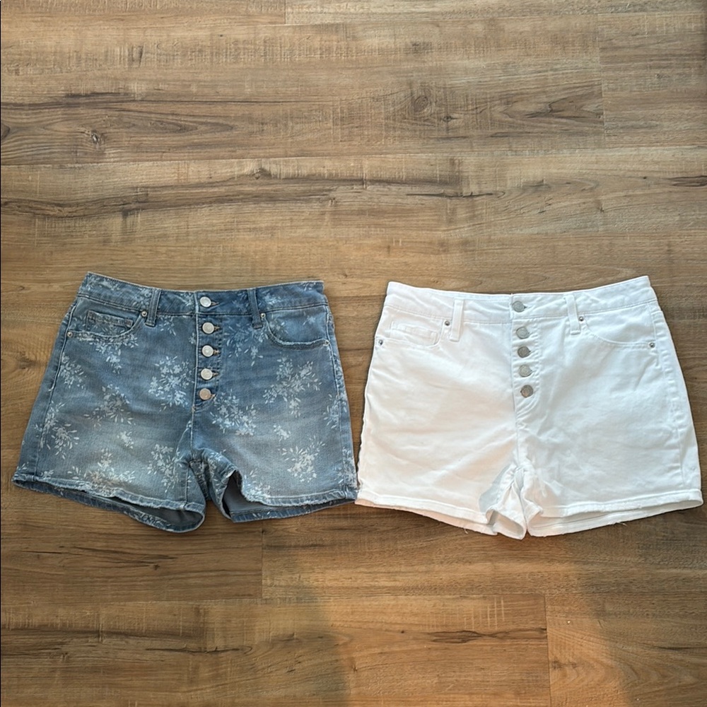 Time and True Women's Denim and White Button-Up Shorts Bundle